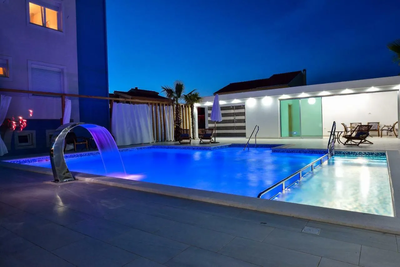 Boutique Residence Cosmopolis 1 Bibinje Panzió